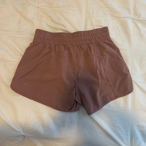 Lululemon tracker short 4”